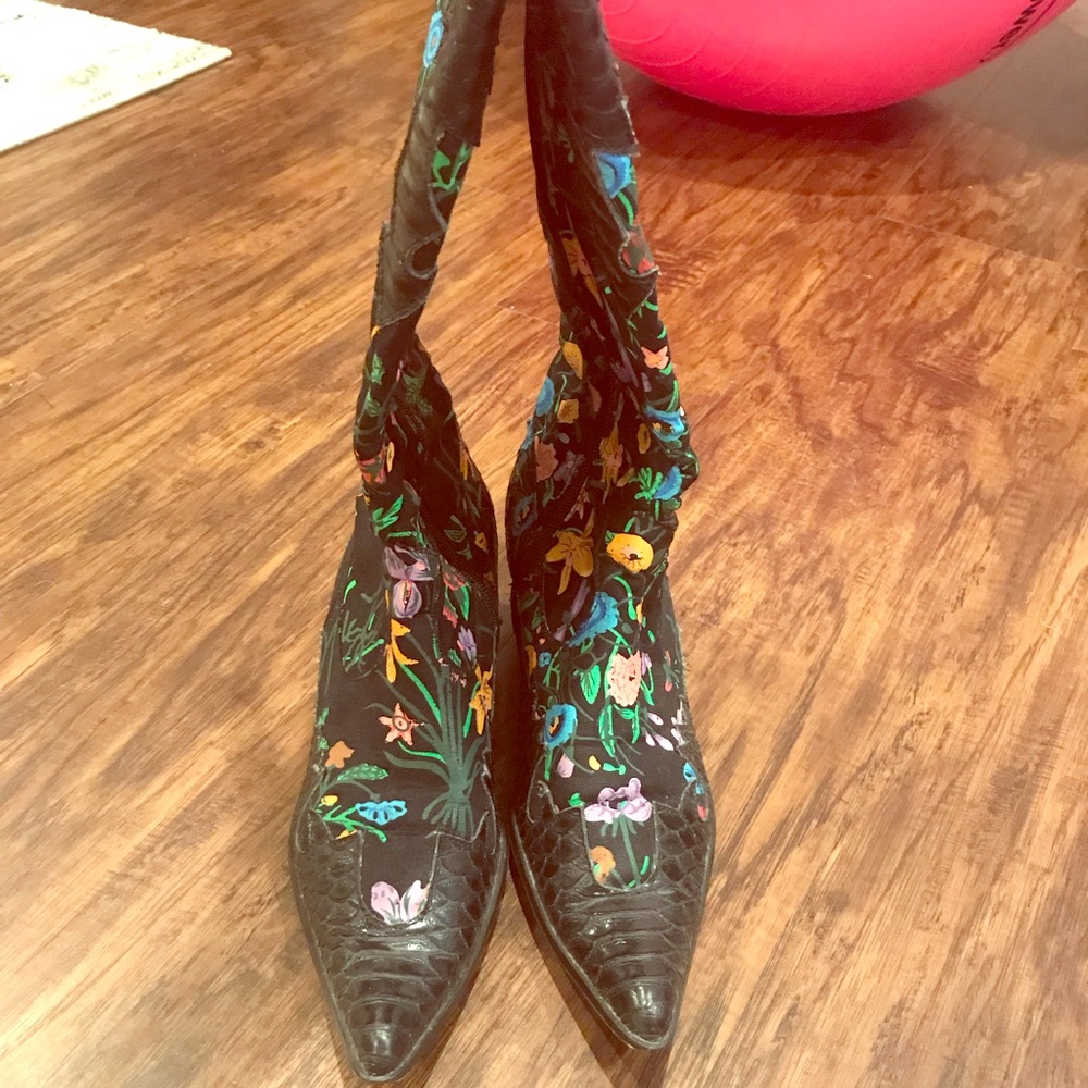 Gabriella Rocha Black Floral Boots